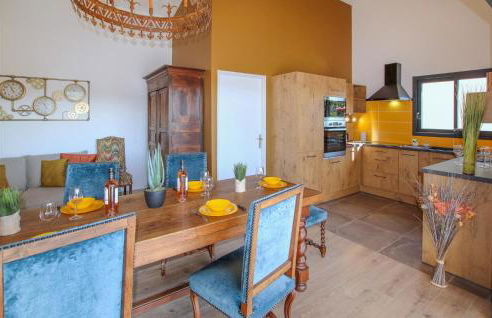 Gorgeous Home In Labeaume With Kitchen - Photo 6