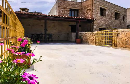 Antonia’s Home Alfa Village - Photo 4