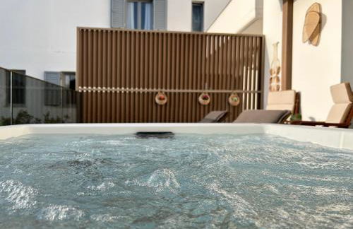 L A Boutique Suites with Private Hot Tub - Photo 56