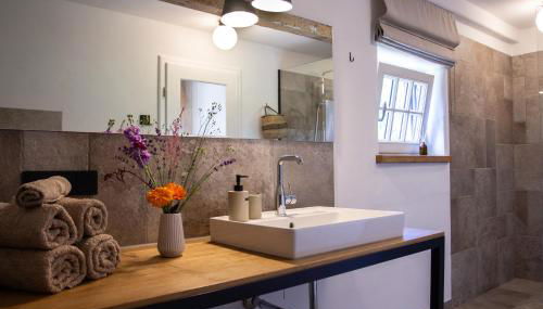 Ruhiger Rückzugsort mit Kamin & Garten, für Paare - Foto 4