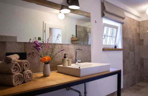 Ruhiger Rückzugsort mit Kamin & Garten, für Paare - Foto 4