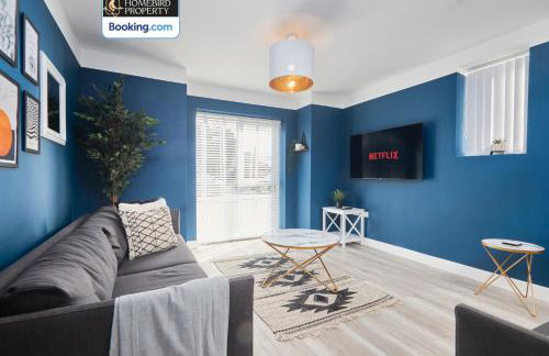 Spacious 4BDR House By Homebird Property Management Short Lets & Serviced Accommodation Leeds With Private Parking & Garden - Foto 35