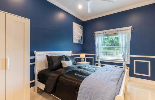 Chill & Spacious 3BR - Beaches & Backyard Fun - Foto 17