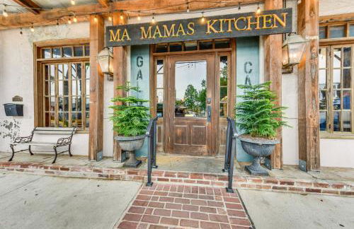 Charming Louisiana Getaway with Furnished Balcony! - Foto 23