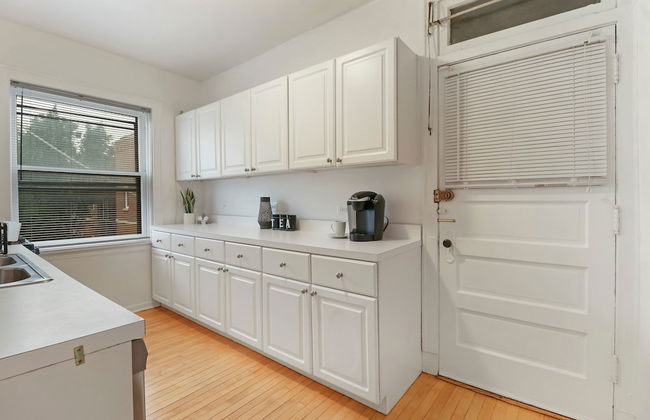 Simple and Roomy 1BR Apt in Evanston - Foto 9