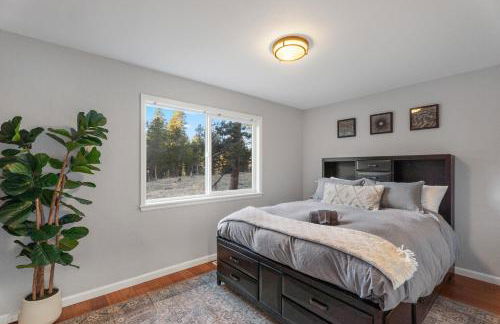 Cozy A-Frame Retreat - Hot Tub, Forest Views - Photo 36