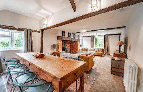 Large 5-Bedroom Farmhouse Sleeps 10 with Parking and Wifi - Foto 25