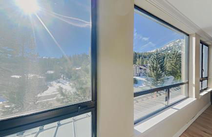 Spacious 3 Bed 3 Bath Condo with Pool - Foto 6