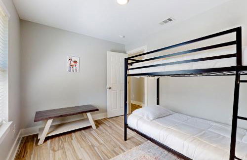 Downtown Duplex with Fire Pit 1 Mi to Waterfront - Foto 19