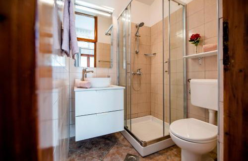 Charming House Nino with a fenced yard - Foto 33