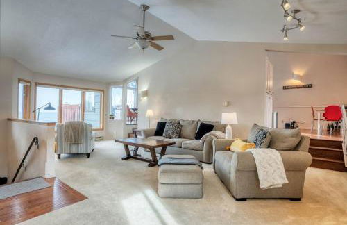 Lakefront Estate w Private Beach on Flathead Lake - Foto 3