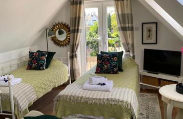 Grove View Studio Apartment - Photo 3