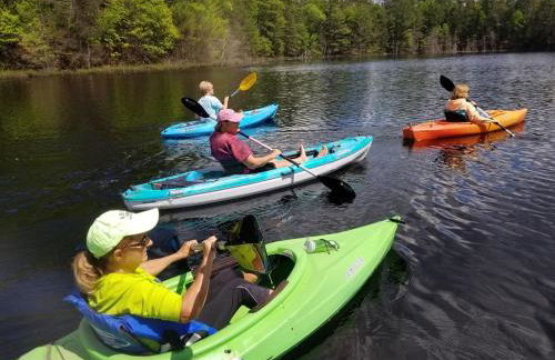 Cedaroma private Home in Resort to relax in the northwoods - Photo 6