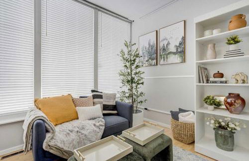 Indigo Cove Modern Studio near Historic Uptown - Foto 11