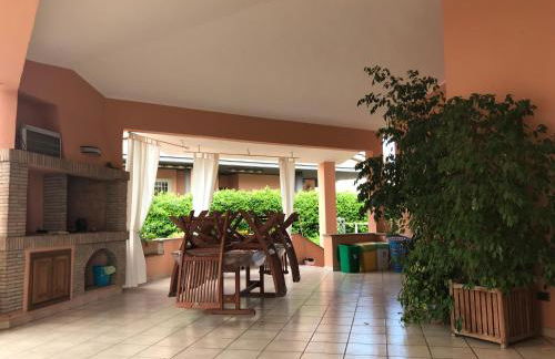 VILLA NEVADA Esclusiva con PISCINA Privata, Il Tuo Angolo di Pace a 5 Minuti dal MARE e 20 Minuti da ROMA - Photo 14