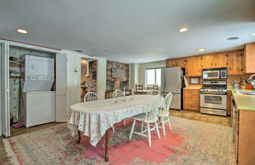 Historic Bradford Home - 8 Mi to Mount Sunapee! - Foto 16