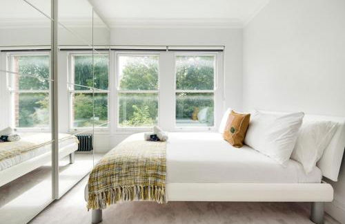 Modern and Bright Highgate Gem - Photo 36