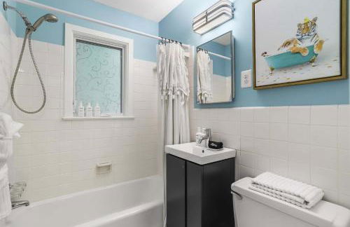 Sojourn Beautiful Home with Beach Access & Backyard - Foto 32