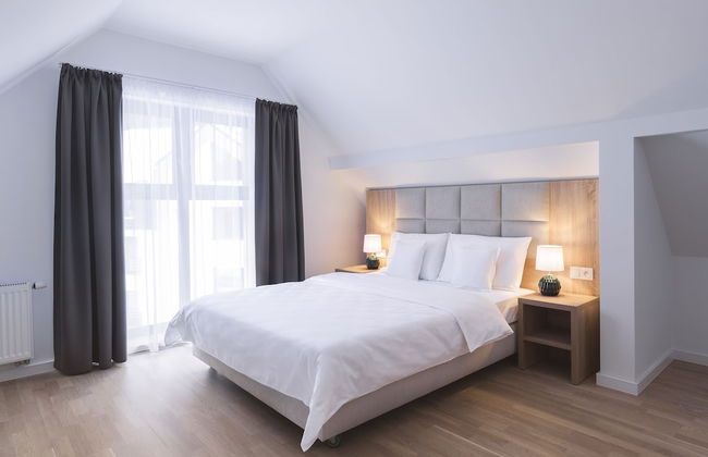 Green Apartments - Photo 3