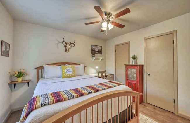 Kerrville Hidden Gem With Firepit and Grill - Great Location - Foto 10