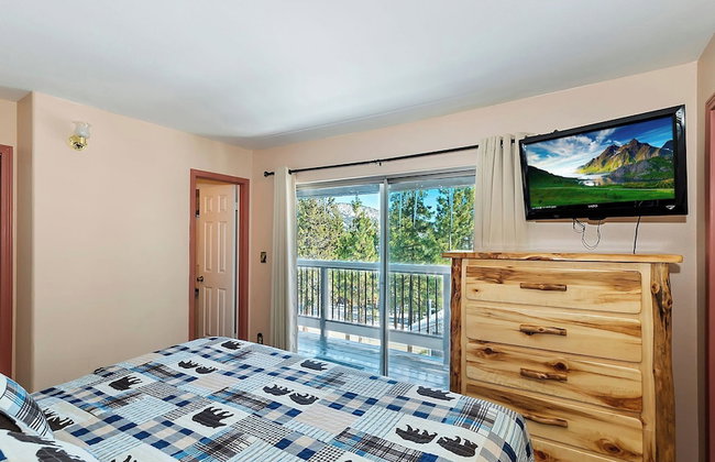 Mountain Palette by Avantstay Hot Tub, Game Room, Deck, Sweeping Views! - Photo 91