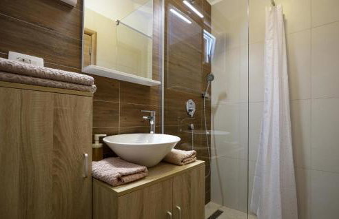 Beautiful Home In Kunj With Wifi - Photo 46