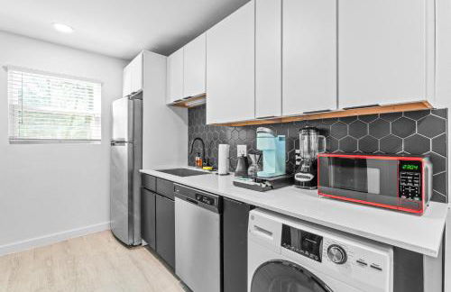 Prime SoCo boutique studios with laundry WiFi 7 Min to DT - Foto 7