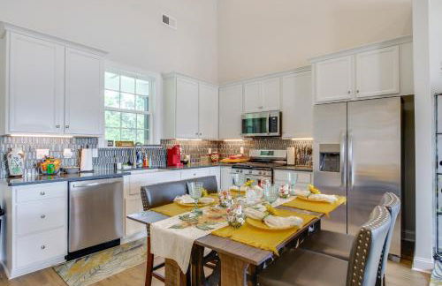 Walk to Marina Lake Greenwood Retreat with Hot Tub - Foto 8