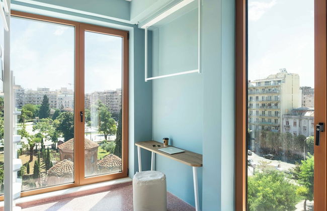 Zeus is Loose Hostel - Photo 18