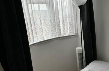 single room in Heather Lane UB7 - Foto 2