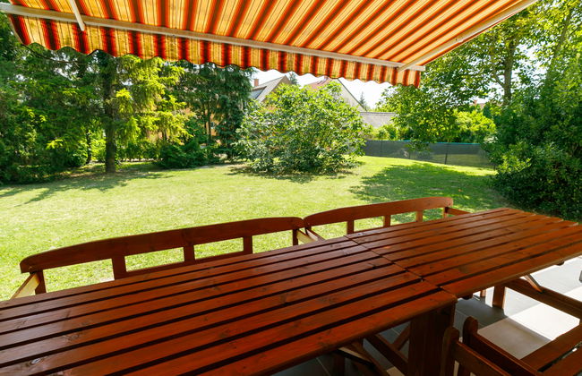 6 bedroom House in Balatonfenyves with garden and terrace - Photo 20