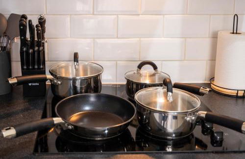 Rugby 1-BR Apt, Parking, City Centre, Sleeps 3 - Foto 34