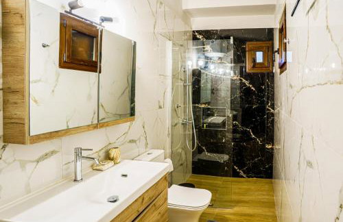 Four lakes luxury suites - Photo 17