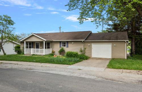 Modern Bungalow Home with Mid-Century Flair - Photo 26