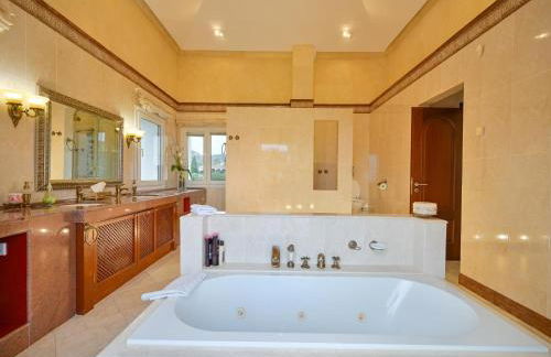 El Rosario large villa w heated pool - Foto 16