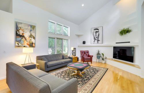 Modern and Spacious Home - 6 Mi to Dtwn South Bend - Foto 1