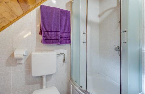 Rustic Cottage With Heated Pool - Happy Rentals - Foto 37