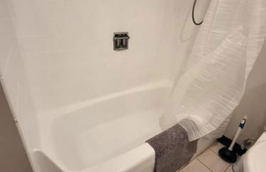 Cedar Lodge Room w/ Lake Views! - Foto 6