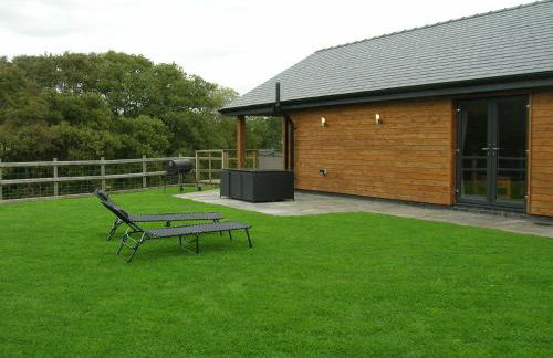 Woodland Lodge Hot Tub Sleeps 6 - Photo 36