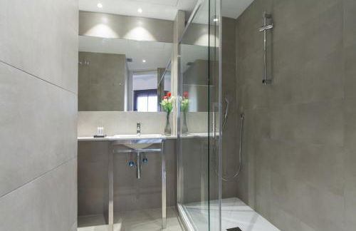 Housalia Sant Pau Views- Suite with View on Hospital Sant Pau - Photo 13