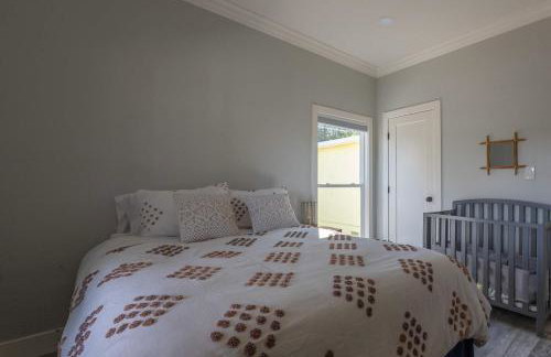 Relaxing 3BR Home with Vineyard View Rooftop Deck and Game Room - Foto 19