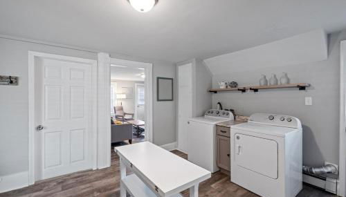 Stylish & Large Top Floor w Private Front Porch - Foto 3