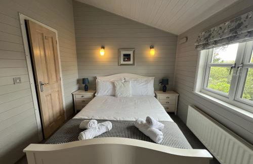 Holly Blue - Cosy wooden lodge Kippford - Photo 27