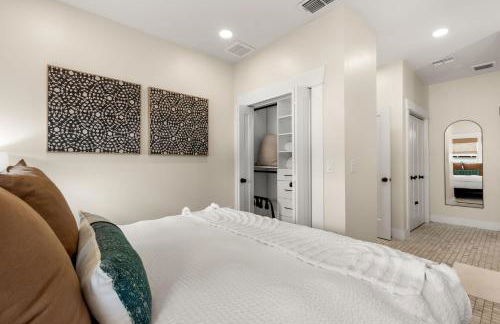 SoHo Serenity - Amazing Home with Private Pool & Hot Tub, SoHo District - Foto 36