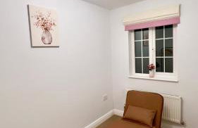 Stylish quaint home hosted by ESONGRACE Stays in Stoke-on-Trent - Perfect for Families - Contractors - Holiday makers - Emergency Housing - Professionals - Foto 29