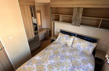 3-Bedroom Swift Caravan - Located in Uddingston, Glasgow at Maryville Caravan Site - Photo 2