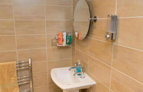 Short Term Contractor Apartment - Foto 10