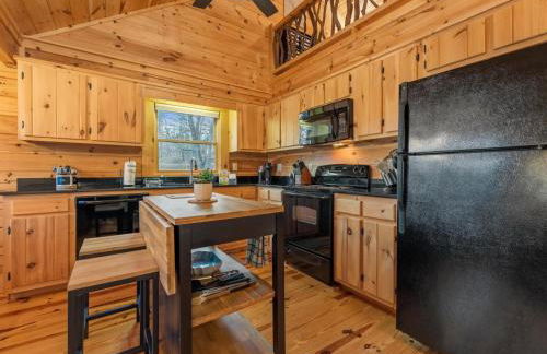 Rivendell - Stunning Views, Fireplace, Hot Tub, Billiards Table, Outdoor Fire Pit - Morganton, GA - Foto 12