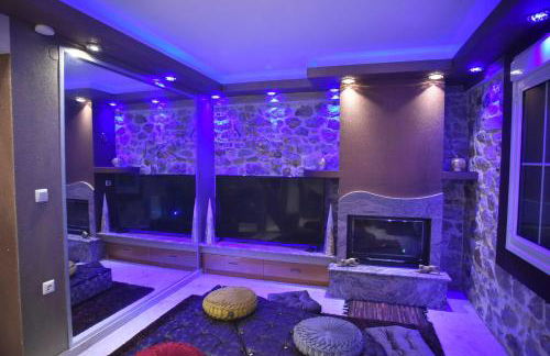 Eleni De Lux - Photo 33