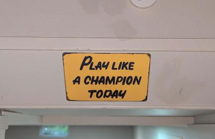 Tailgate and easy walk like a champion to ND - Foto 7